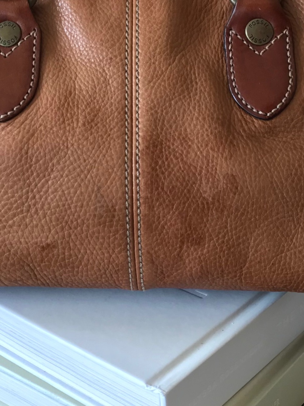 BOHO-CHIC FOSSIL RETRO SMALL LEATHER TOTE WITH ICONIC BRASS KEY CHARM - Picture 3 of 16